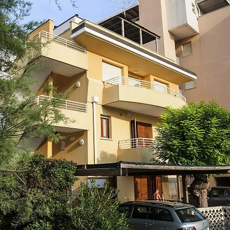Apartment Comfortable Flat For 4 Guests By The