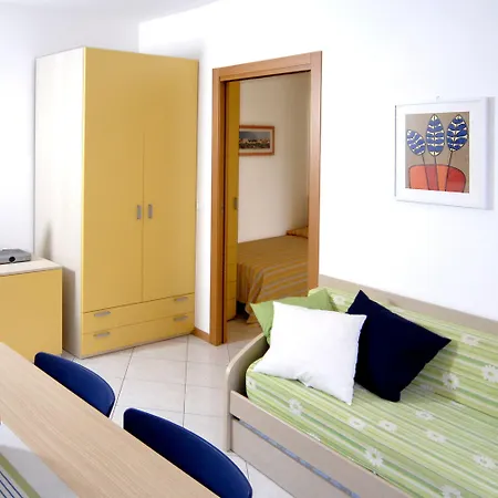 Comfortable Flat For 4 Guests By The